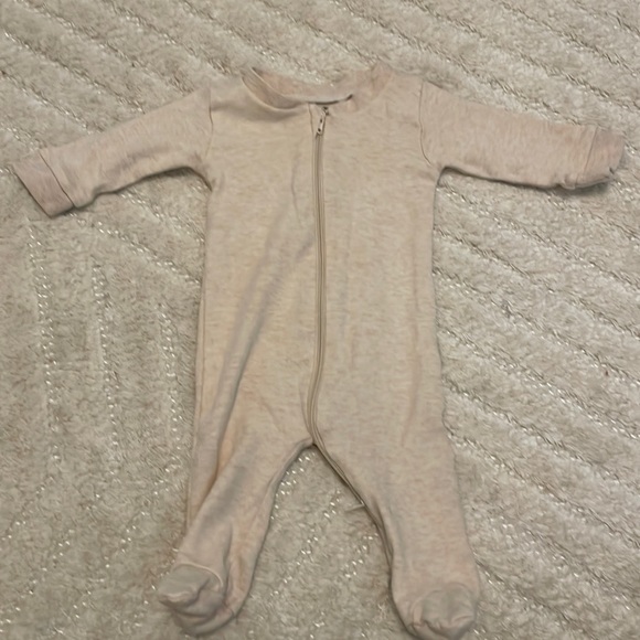Baby onesie - Picture 1 of 1